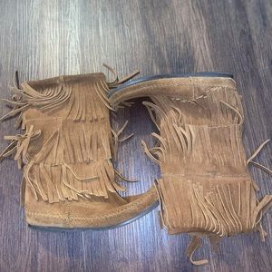 Authentic Minnetonka fringe boots